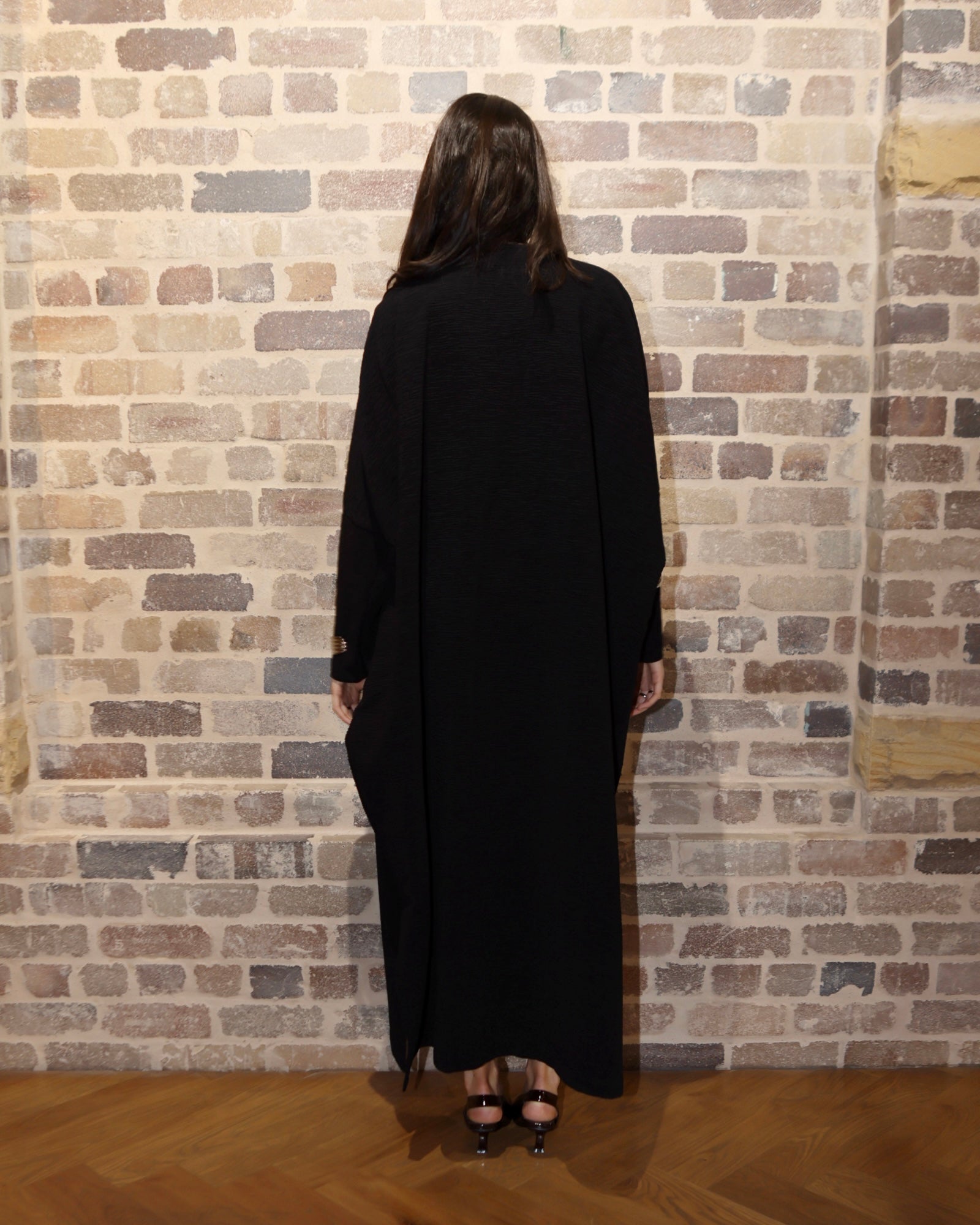 The Aura Cape Black