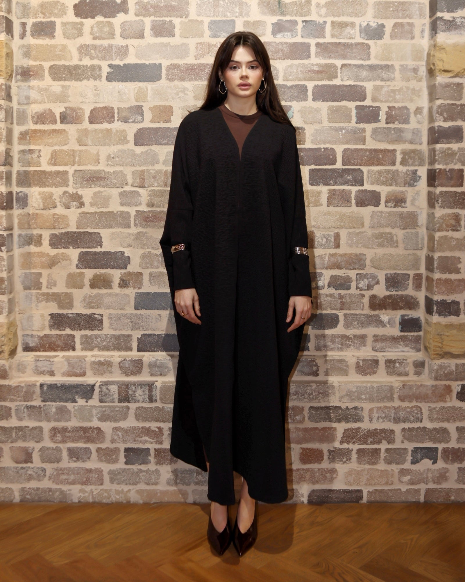 The Aura Cape Black
